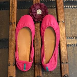 Tieks in beautiful Fuchsia.  Sz 9.